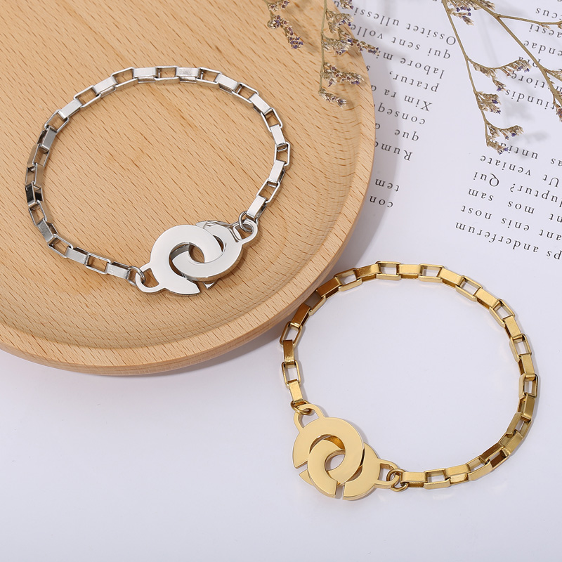 Simple Style Geometric Titanium Steel 18K Gold Plated Bracelets In Bulk display picture 8