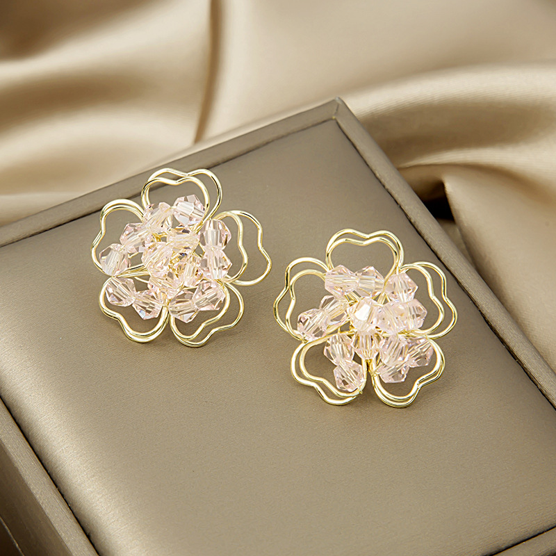 1 Pair Vintage Style Sweet Simple Style Flower Alloy Gold Plated Ear Studs display picture 1