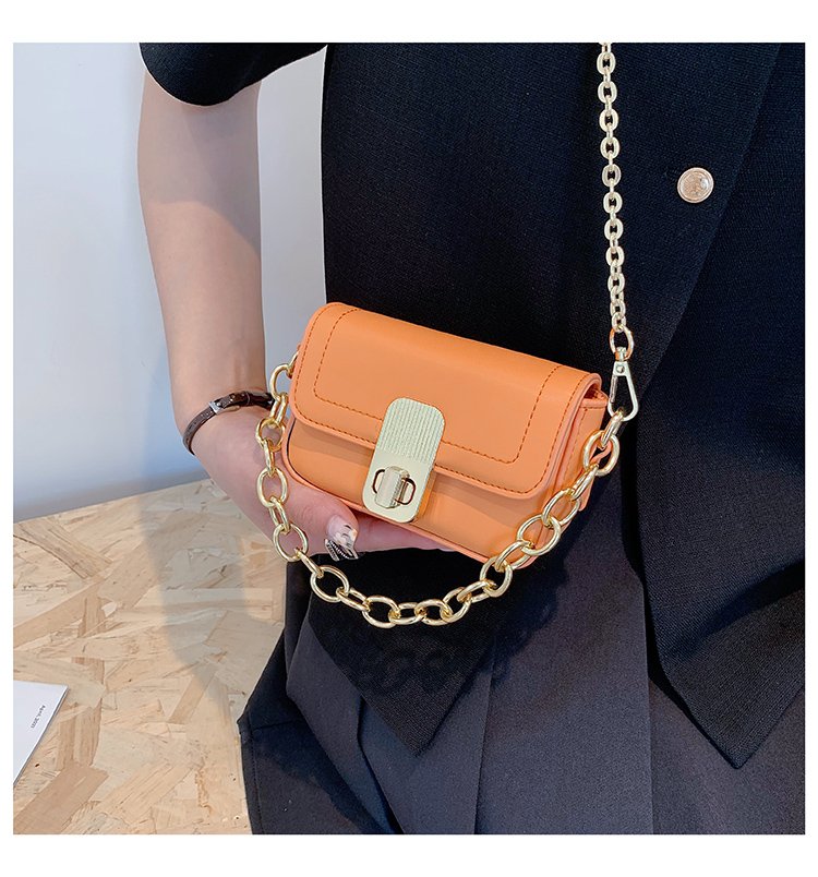 Women's All Seasons Pu Leather Solid Color Cute Metal Button Chain Square Lock Clasp Square Bag display picture 1