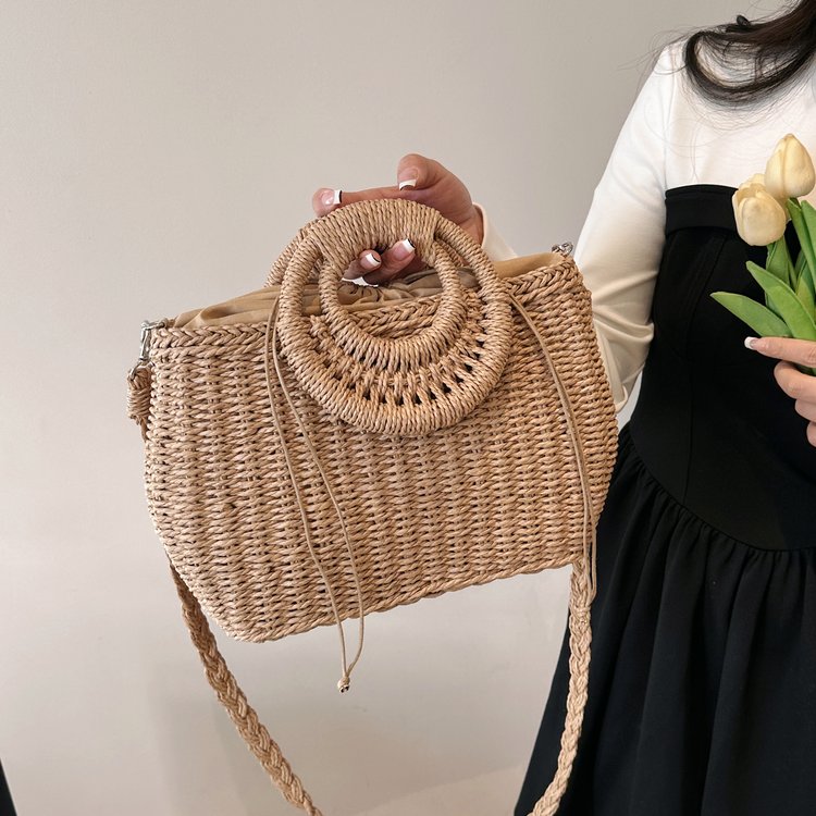 Women's Straw Solid Color Vacation Square String Handbag display picture 5