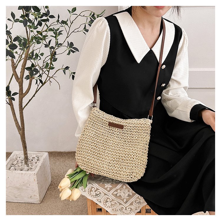 Women's Straw Solid Color Basic Vacation Square Zipper Shoulder Bag Beach Bag Straw Bag display picture 8