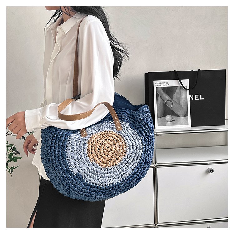Women's Straw Color Block Basic Round Zipper Shoulder Bag display picture 3