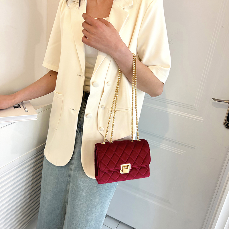 Women's Velvet Cloth Solid Color Classic Style Square Flip Cover Shoulder Bag Crossbody Bag display picture 8