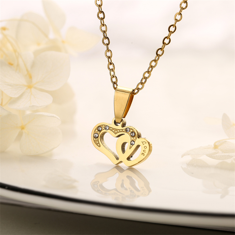 Romantic Heart Shape Stainless Steel Inlay Rhinestones Pendant Necklace display picture 5