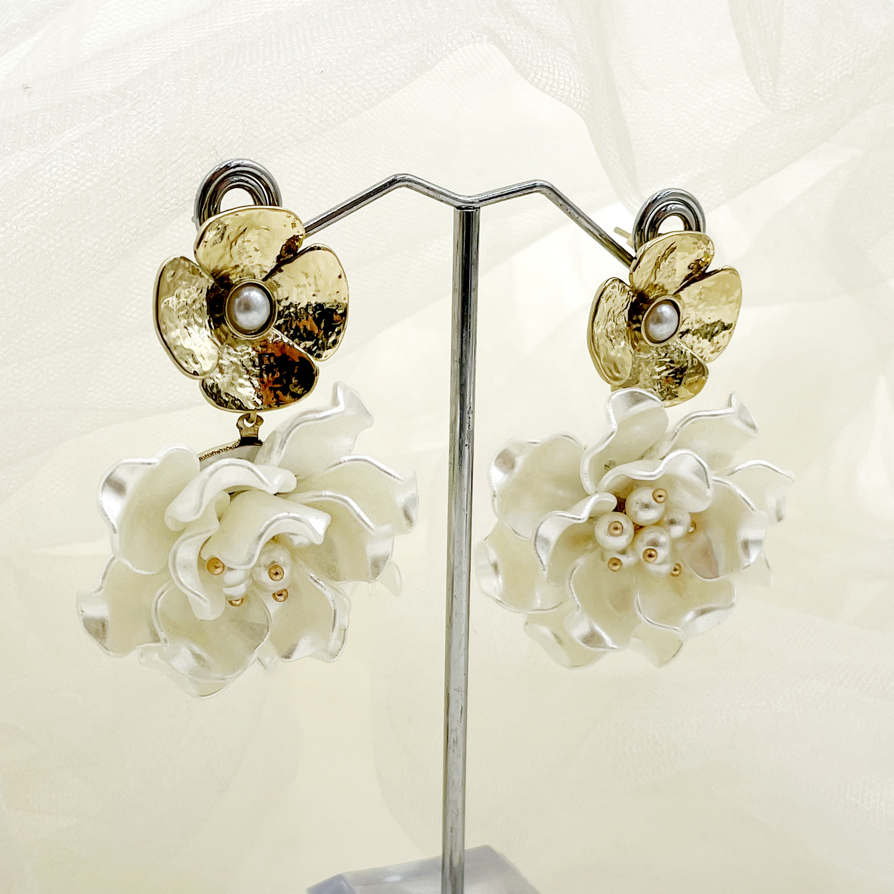 1 Pair Elegant Flower Plating 304 Stainless Steel Beads Shell 14K Gold Plated Drop Earrings display picture 1