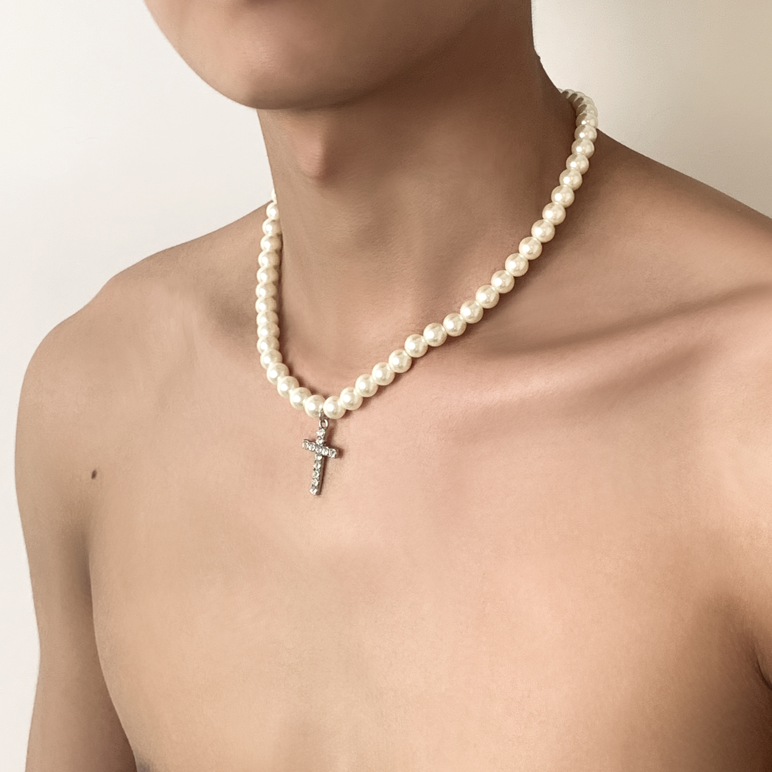 Simple Style Cross Stainless Steel Pearl Inlay Rhinestones Men's Pendant Necklace display picture 2