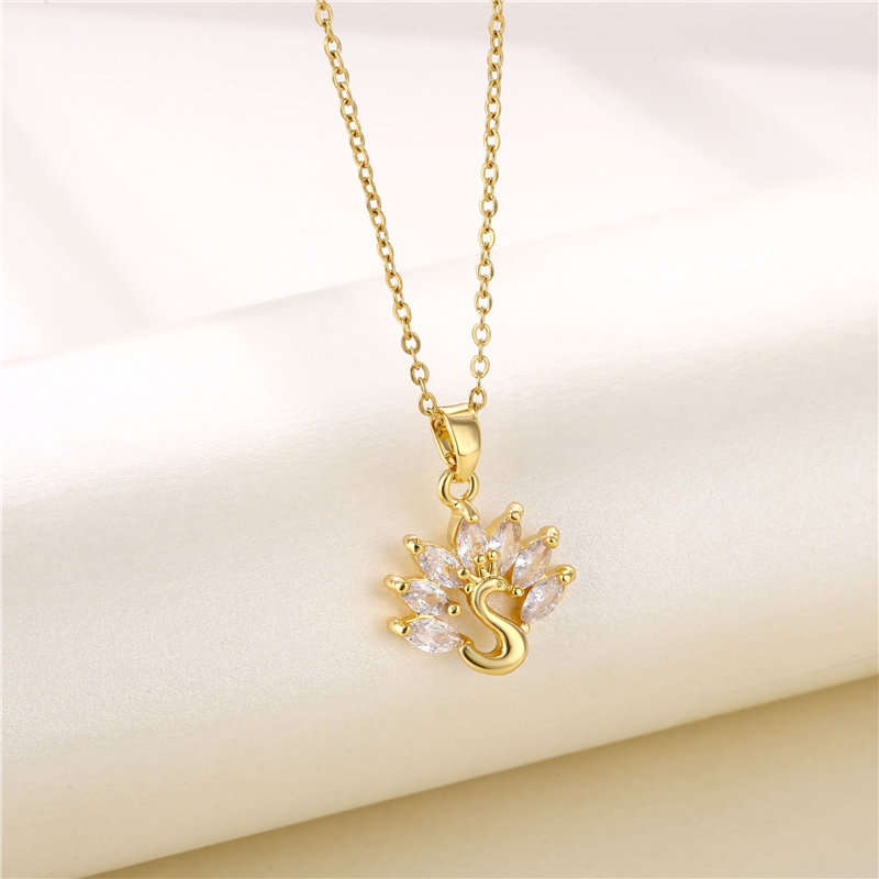 Fashion Round Heart Shape Snowflake Stainless Steel Titanium Steel Plating Inlay Zircon 18k Gold Plated Gold Plated Pendant Necklace display picture 7