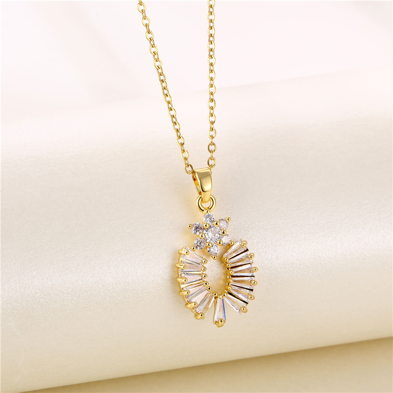 Fashion Round Heart Shape Snowflake Stainless Steel Titanium Steel Plating Inlay Zircon 18k Gold Plated Gold Plated Pendant Necklace display picture 14