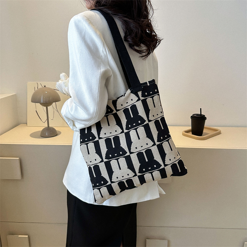 Women's Summer Fabric Rabbit Fashion Square Open Shoulder Bag display picture 2