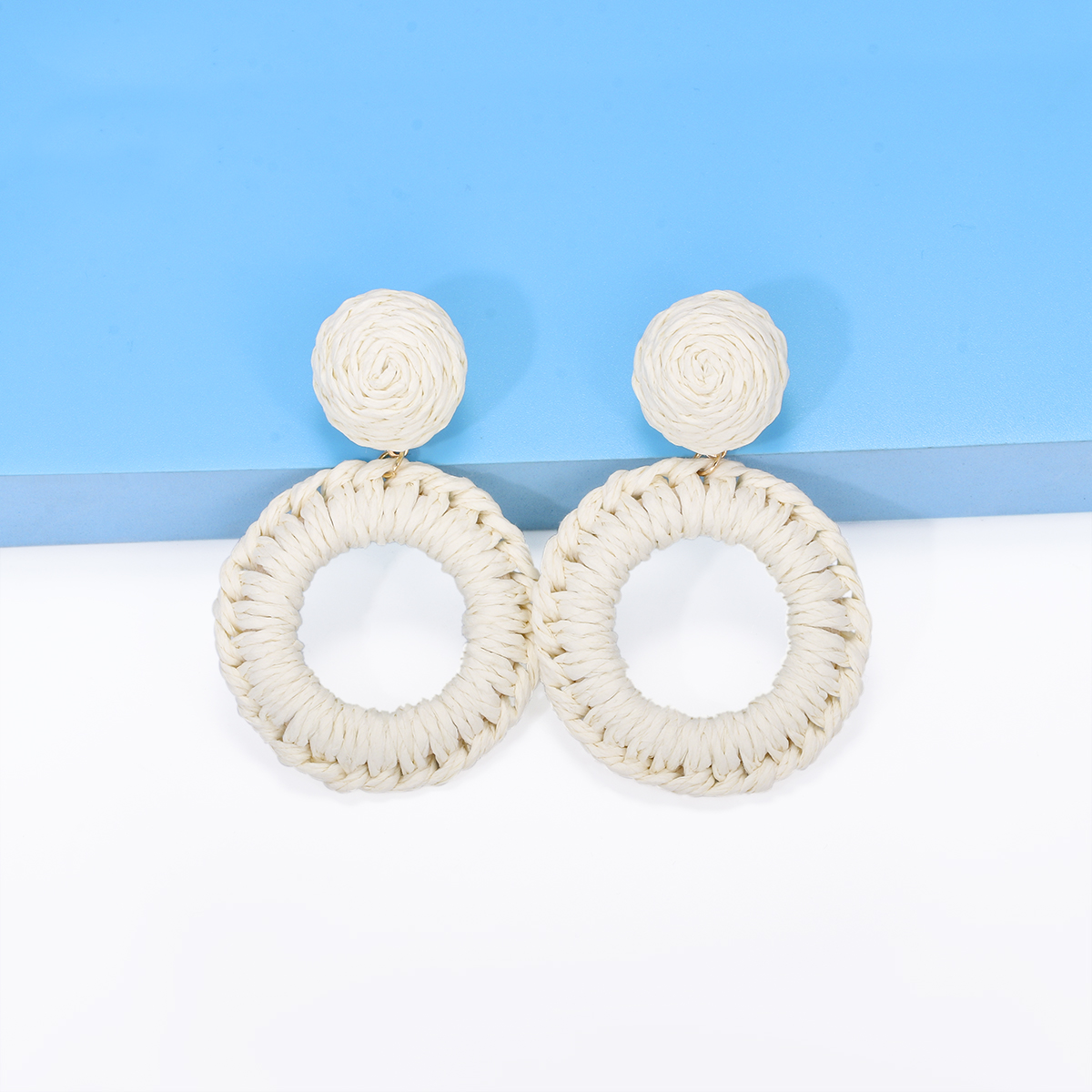 1 Pair Hawaiian Bohemian Simple Style Round Handmade Braid Hollow Out Alloy Raffia Straw Drop Earrings display picture 6