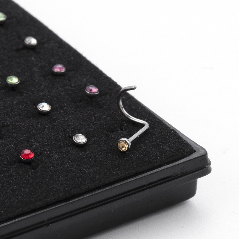 Simple Style Round Stainless Steel Inlay Zircon Nose Studs display picture 5