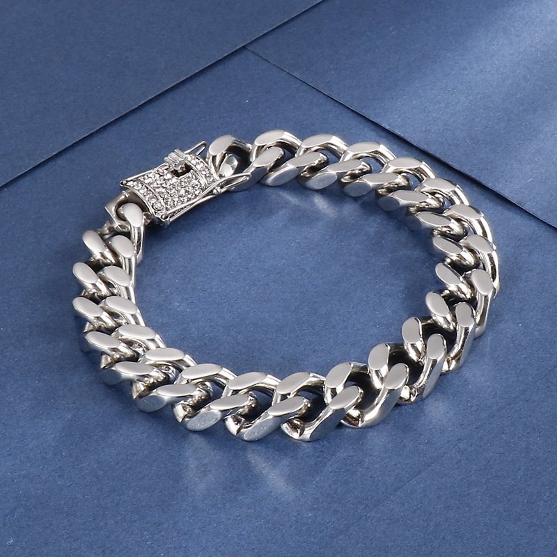 European And American Popular Encryption Dragon Head Buckle Cuban Link Chain Bracelet Stainless Steel Men's Jewelry Titanium Steel Four-side Grinding Bracelet display picture 10