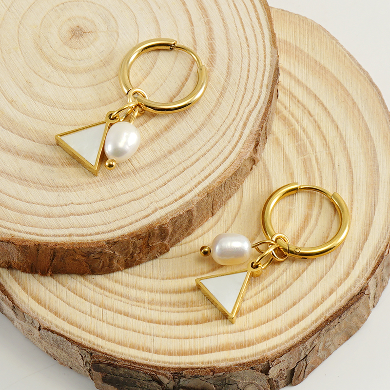 1 Pair Fashion Triangle Stainless Steel Pearl Plating Inlay Shell Drop Earrings display picture 4