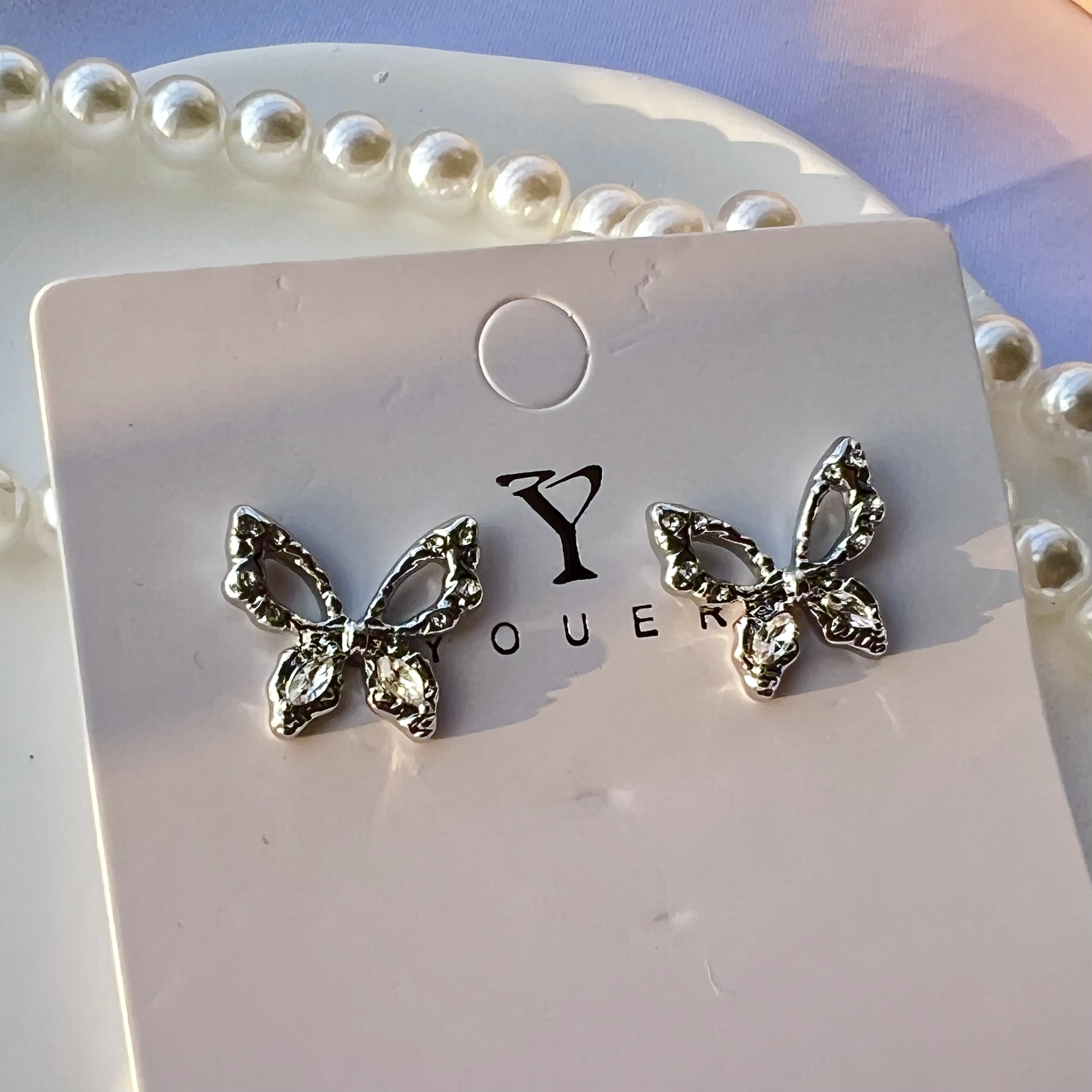 1 Pair Fashion Butterfly Alloy Plating Hollow Out Inlay Rhinestones Silver Plated Women's Ear Studs display picture 2