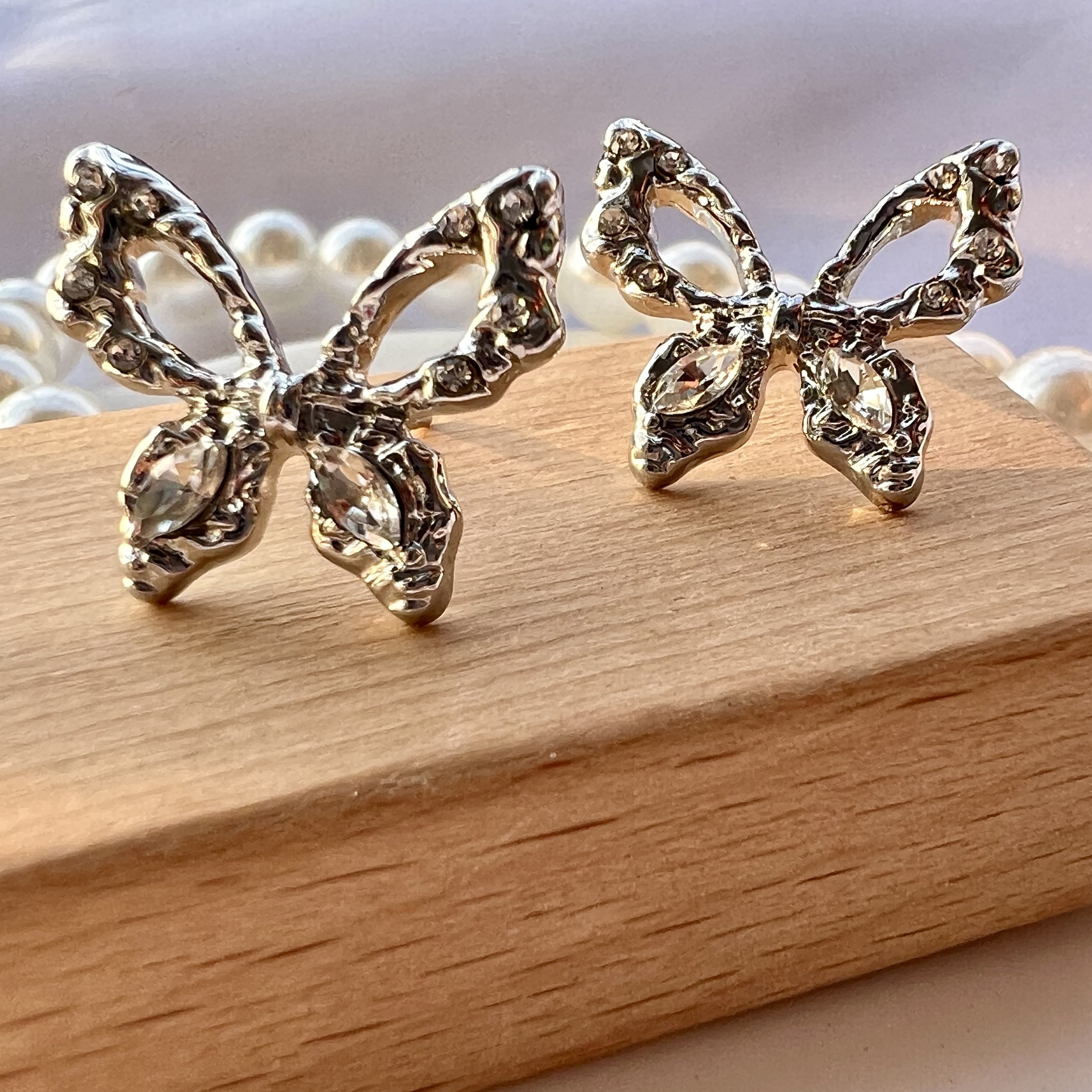 1 Pair Fashion Butterfly Alloy Plating Hollow Out Inlay Rhinestones Silver Plated Women's Ear Studs display picture 6