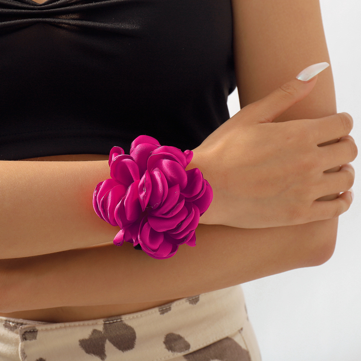 Lady Flower Petal Cloth Flannel Women's Wristband display picture 8