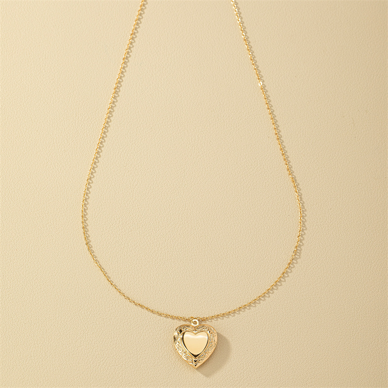 1 Piece Simple Style Heart Shape Alloy Plating Women's Pendant Necklace display picture 5