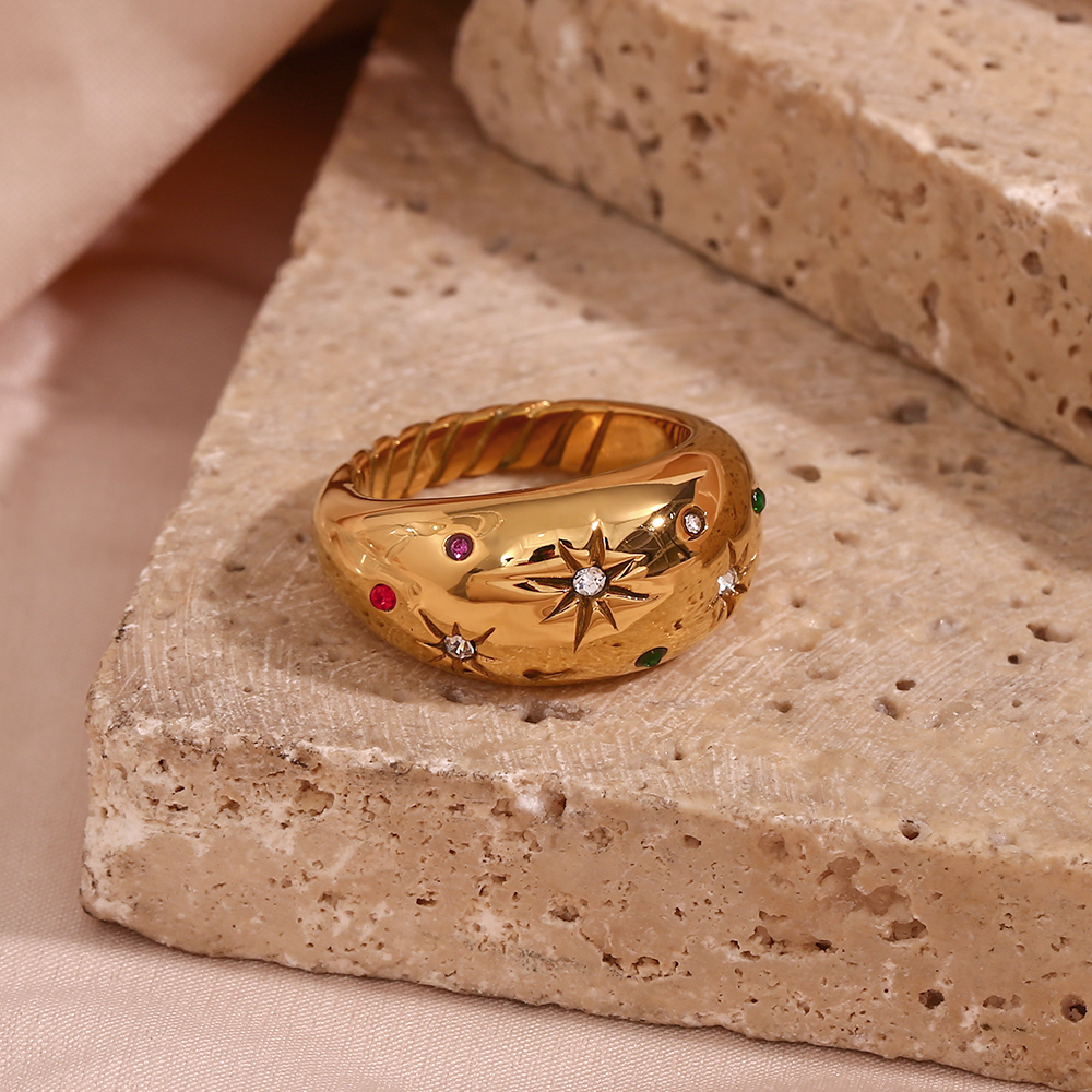 Europäische Und Amerikanische Ins Mode Persönlichkeit Armband Schmuck Edelstahl Überzogen 18 Karat Gold Kuppel Eingelegter Stein Farbiger Diamant Stern Ring display picture 10