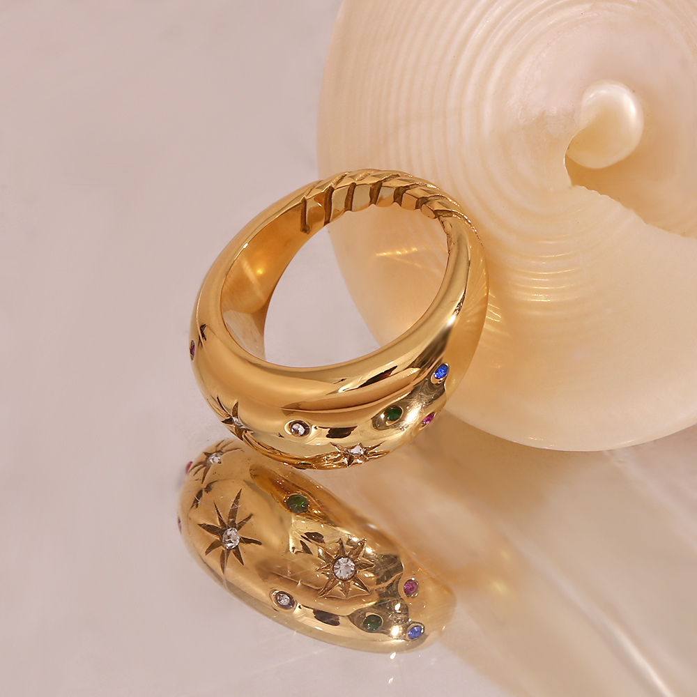 Europäische Und Amerikanische Ins Mode Persönlichkeit Armband Schmuck Edelstahl Überzogen 18 Karat Gold Kuppel Eingelegter Stein Farbiger Diamant Stern Ring display picture 8