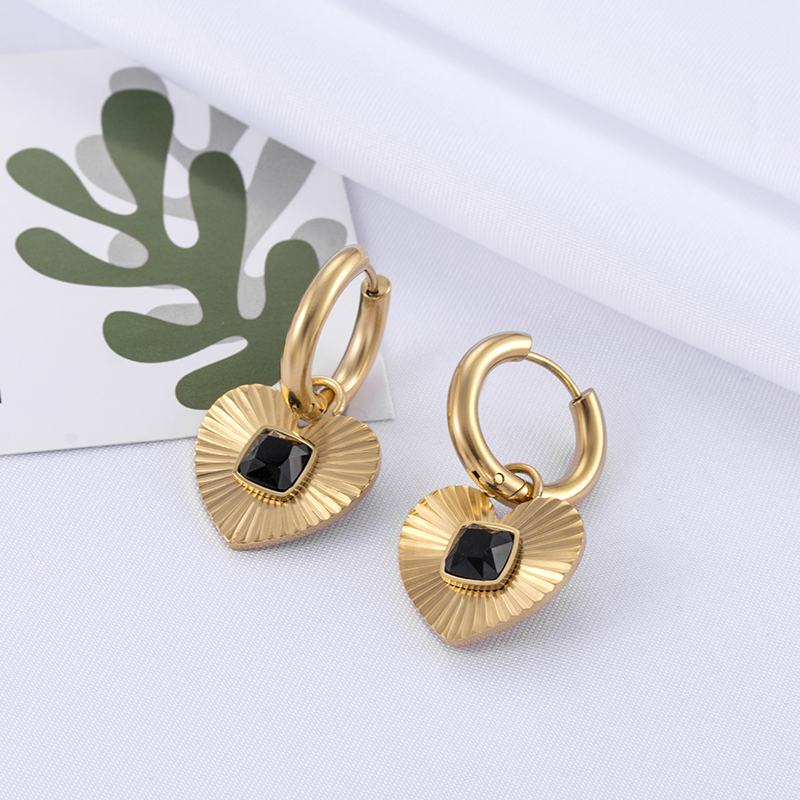 1 Pair Retro Square Heart Shape Plating Inlay 304 Stainless Steel Zircon Drop Earrings display picture 7