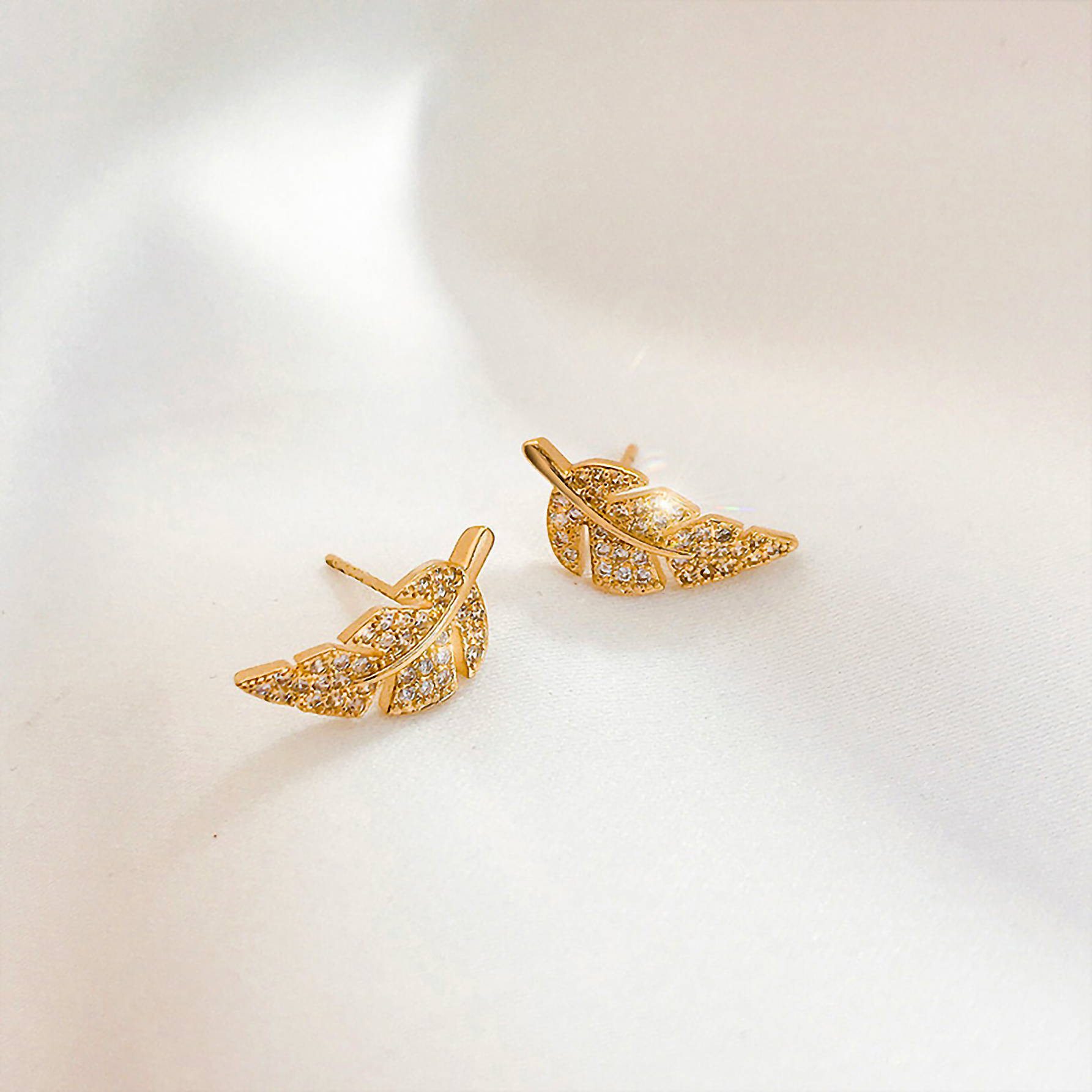 1 Pair Simple Style Leaf Plating Inlay Copper Zircon 24k Gold Plated Ear Studs display picture 4