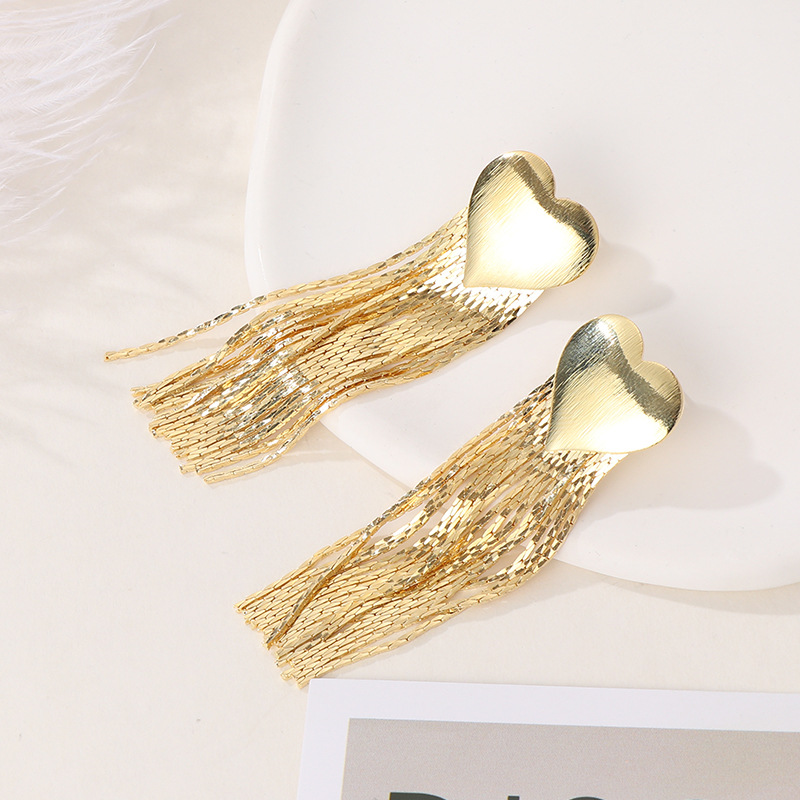 1 Pair Elegant Exaggerated Tassel Heart Shape Plating Titanium Steel 18k Gold Plated Drop Earrings display picture 4
