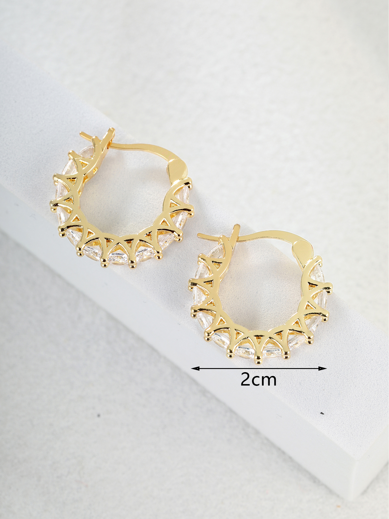 1 Pair Ins Style Shiny Circle Copper Plating Inlay Zircon 18k Gold Plated Hoop Earrings display picture 6