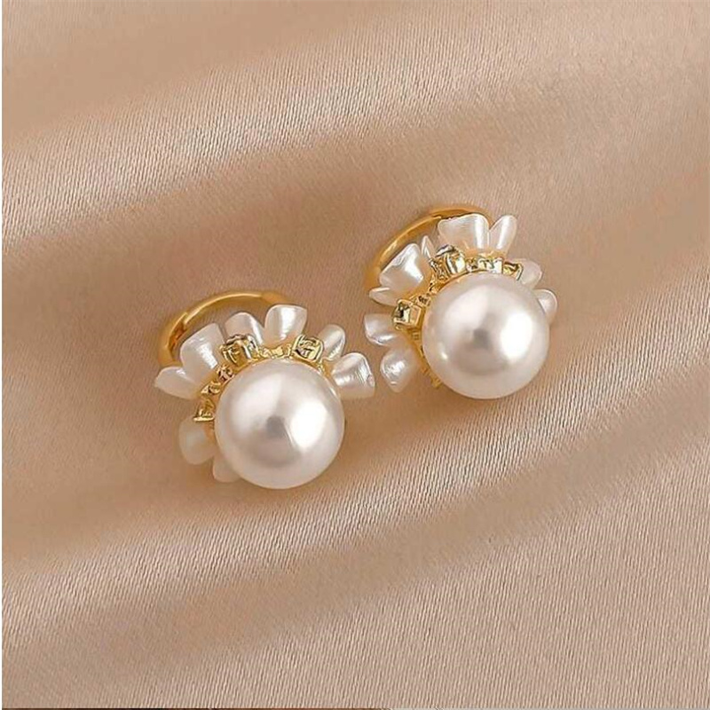 Elegant Streetwear Flower Imitation Pearl Alloy Inlay Artificial Rhinestones Women's Drop Earrings display picture 2