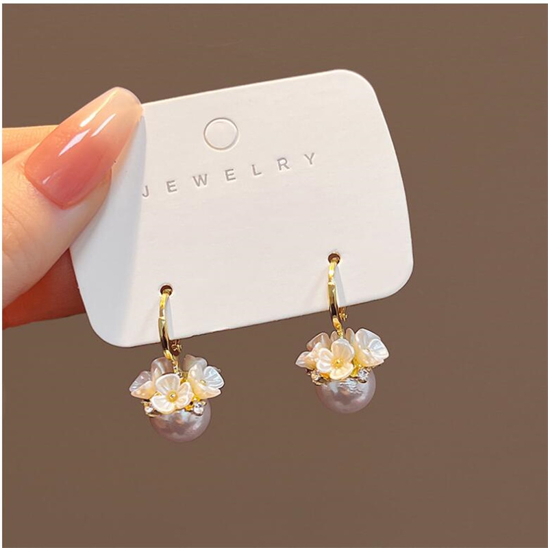 Elegant Streetwear Flower Imitation Pearl Alloy Inlay Artificial Rhinestones Women's Drop Earrings display picture 5