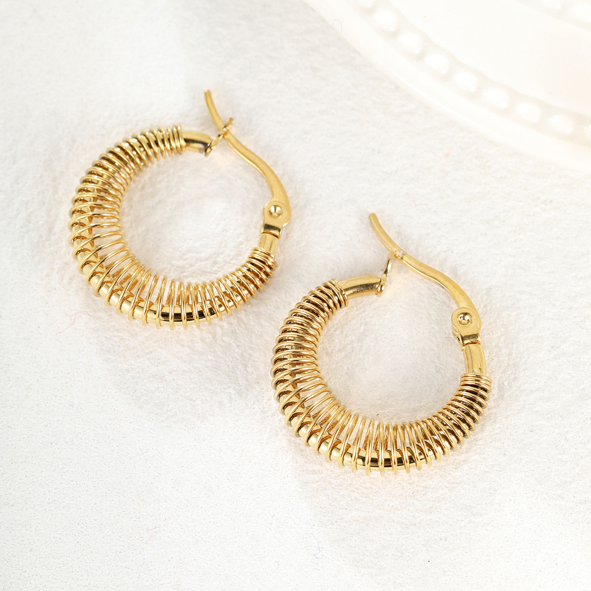 1 Pair Vintage Style Circle Plating Stainless Steel 18K Gold Plated Earrings display picture 1