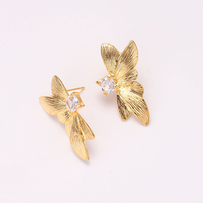 Retro Wings Metal Plating Inlay Zircon Gold Plated Women's Ear Studs display picture 3