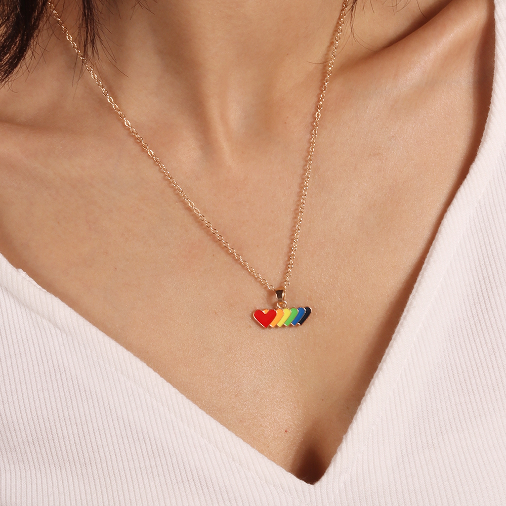Wholesale Jewelry Modern Style Streetwear Rainbow Heart Shape Alloy Pendant Necklace display picture 11