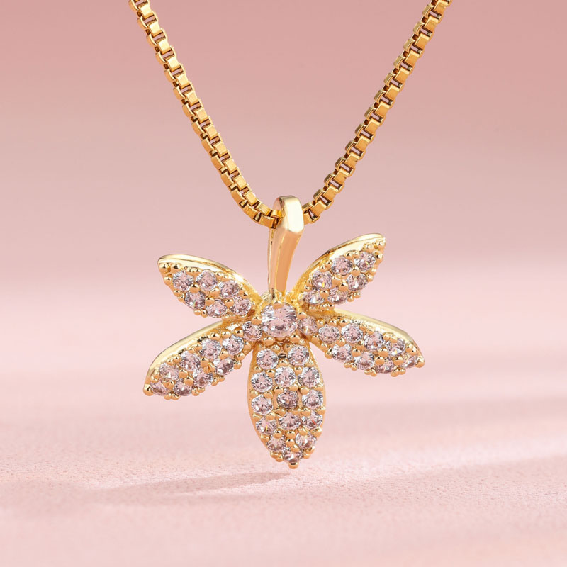 Stainless Steel 18K Gold Plated Elegant Shiny Plating Inlay Maple Leaf Flower Zircon Pendant Necklace display picture 8