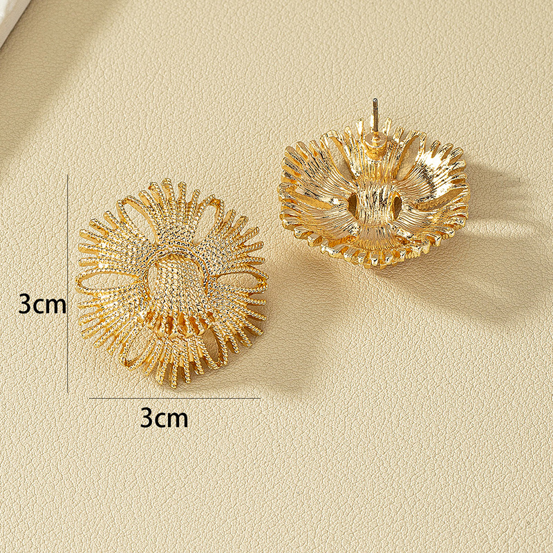 Retro Geometric Solid Color Alloy Plating Women's Ear Studs display picture 5