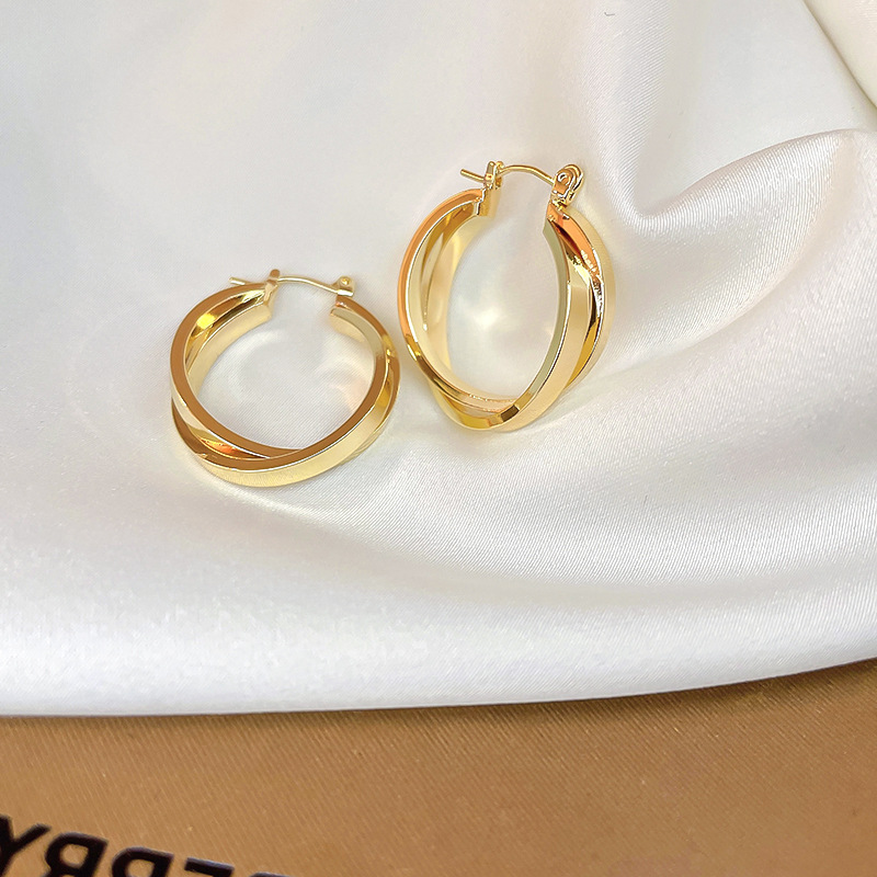 Simple Style Round Alloy Women's Hoop Earrings display picture 4