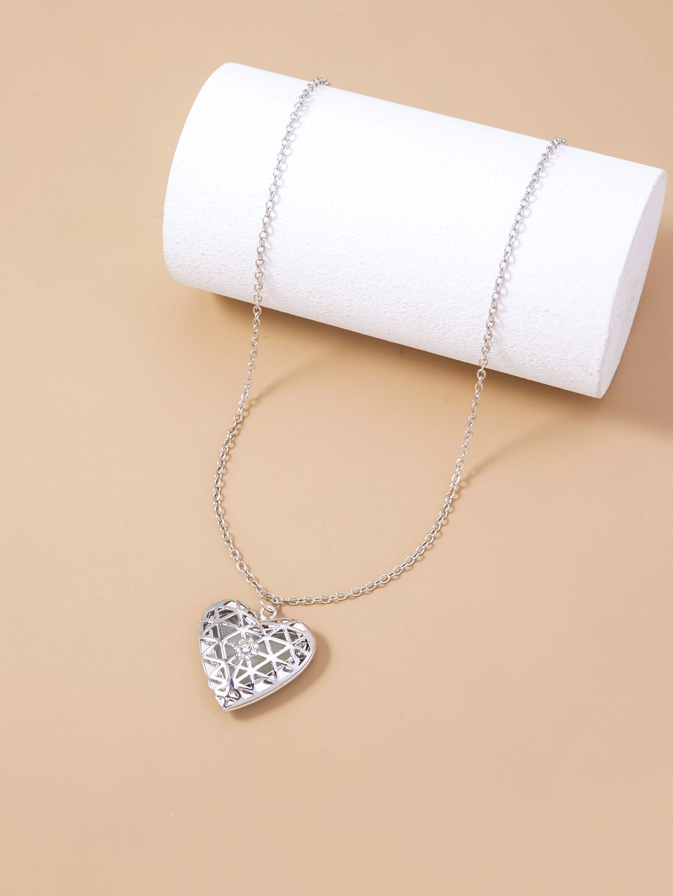 Wholesale Jewelry Casual Classic Style Heart Shape Titanium Alloy Silver Plated Pendant Necklace display picture 2