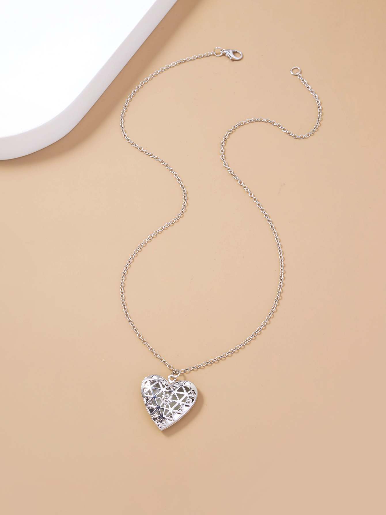 Wholesale Jewelry Casual Classic Style Heart Shape Titanium Alloy Silver Plated Pendant Necklace display picture 5