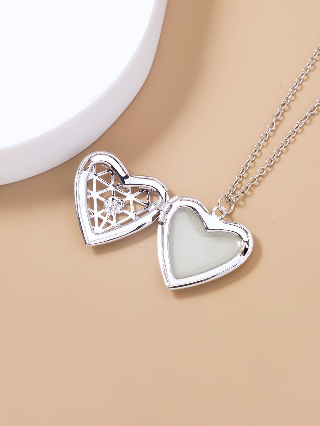 Wholesale Jewelry Casual Classic Style Heart Shape Titanium Alloy Silver Plated Pendant Necklace display picture 6