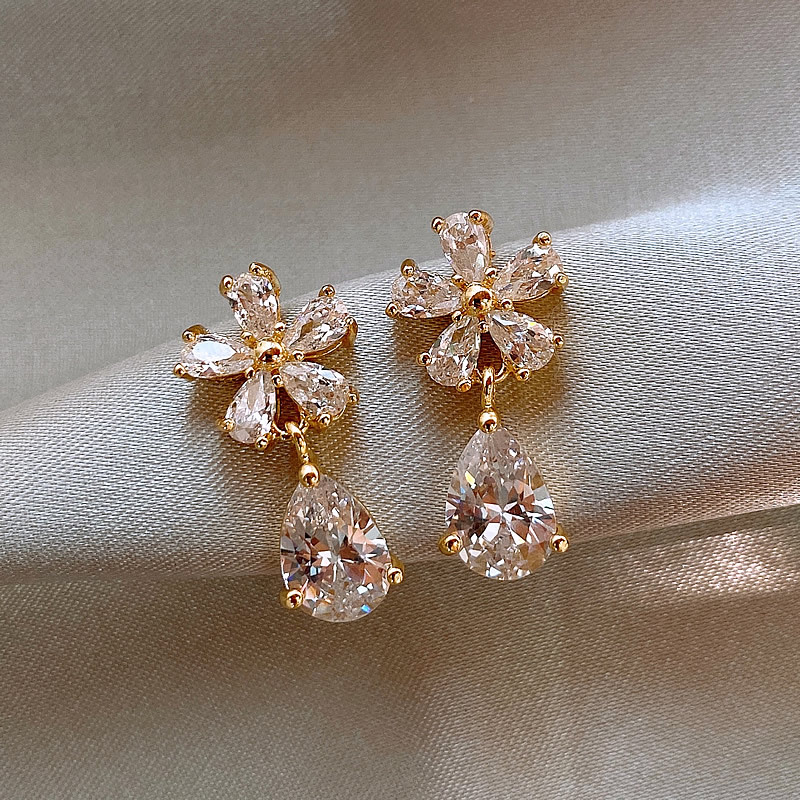 Fairy Style Water Droplets Flower Alloy Inlay Rhinestones Women's Drop Earrings display picture 3