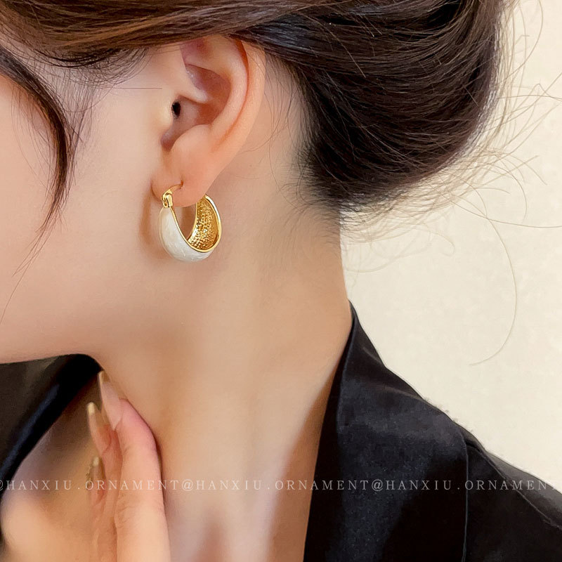 Basic Solid Color Alloy Enamel Women's Hoop Earrings display picture 4