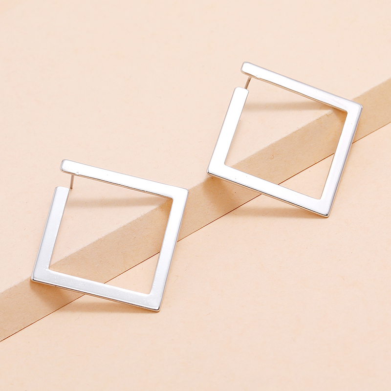 1 Pair Elegant Simple Style Rhombus Iron Ear Studs display picture 1