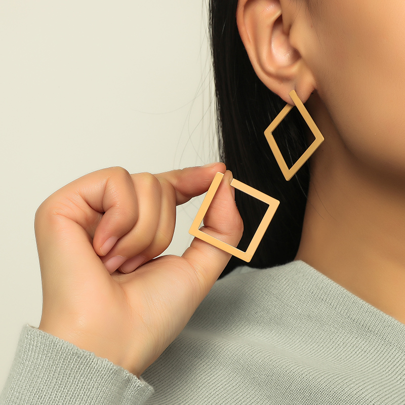 1 Pair Elegant Simple Style Rhombus Iron Ear Studs display picture 16