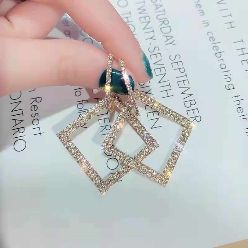 Simple Style Shiny Rhombus Alloy Inlay Rhinestones Women's Drop Earrings display picture 3