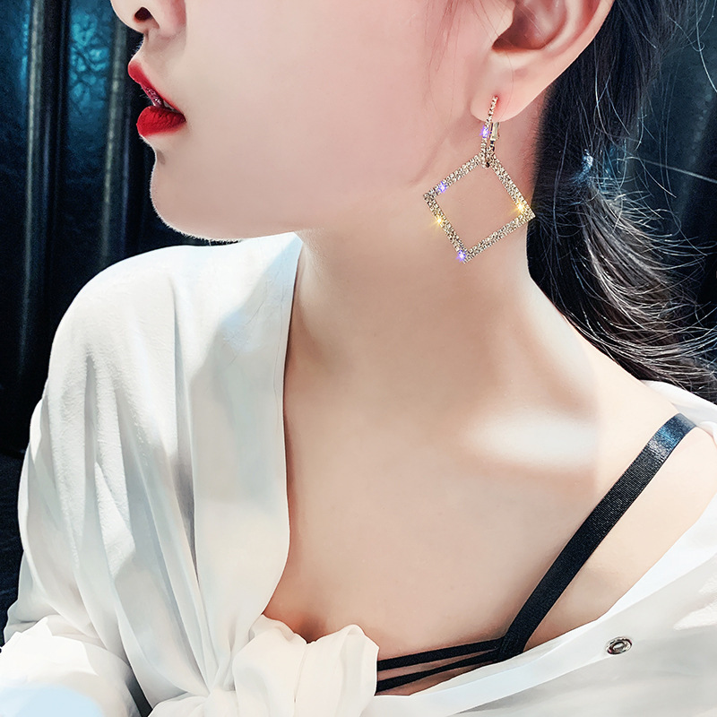 Simple Style Shiny Rhombus Alloy Inlay Rhinestones Women's Drop Earrings display picture 5
