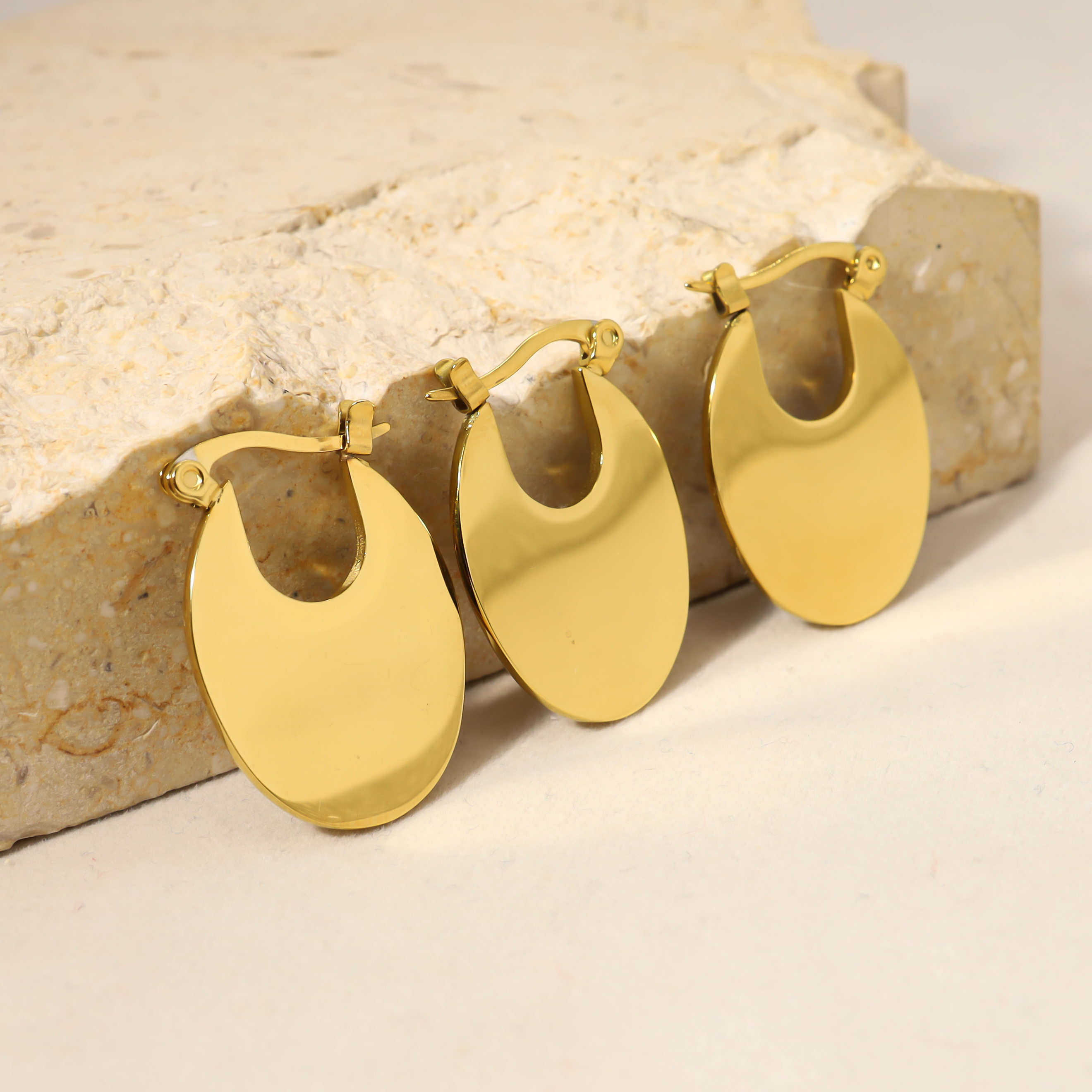 1 Paar Lässig Einfacher Stil U-form Titan Stahl Überzug Inlay Malachit Hülse 18 Karat Vergoldet Ohrringe display picture 5