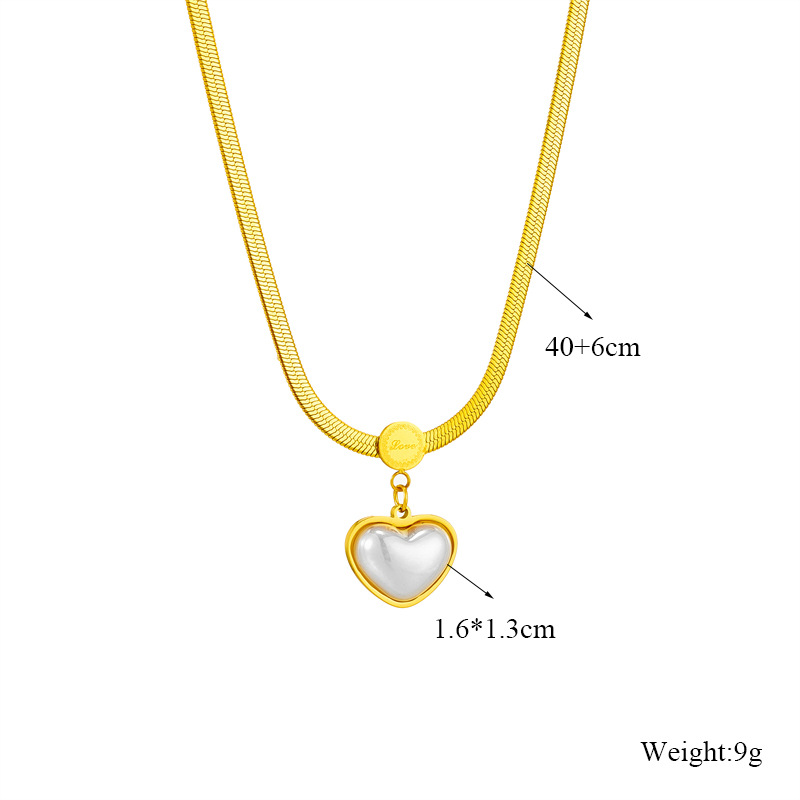 304 Stainless Steel 18K Gold Plated Elegant Plating Inlay Heart Shape Plastic Pendant Necklace display picture 5