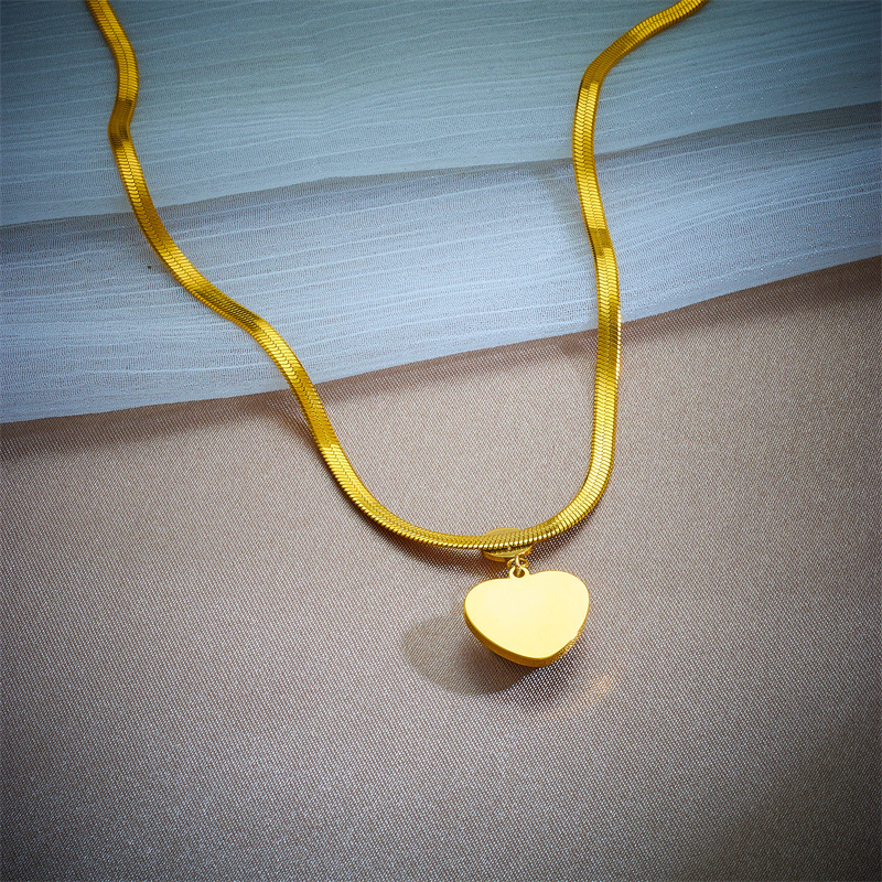 Edelstahl 304 18 Karat Vergoldet Elegant Überzug Inlay Herzform Kunststoff Halskette Mit Anhänger display picture 4