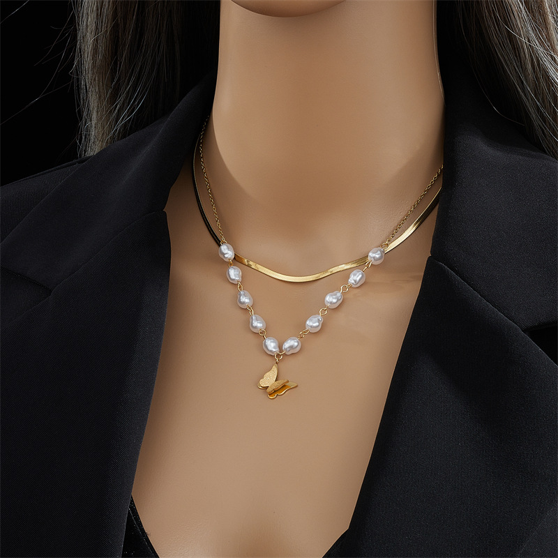 Wholesale Jewelry Baroque Style Butterfly Artificial Pearl Titanium Steel 18k Gold Plated Layered Necklaces display picture 5