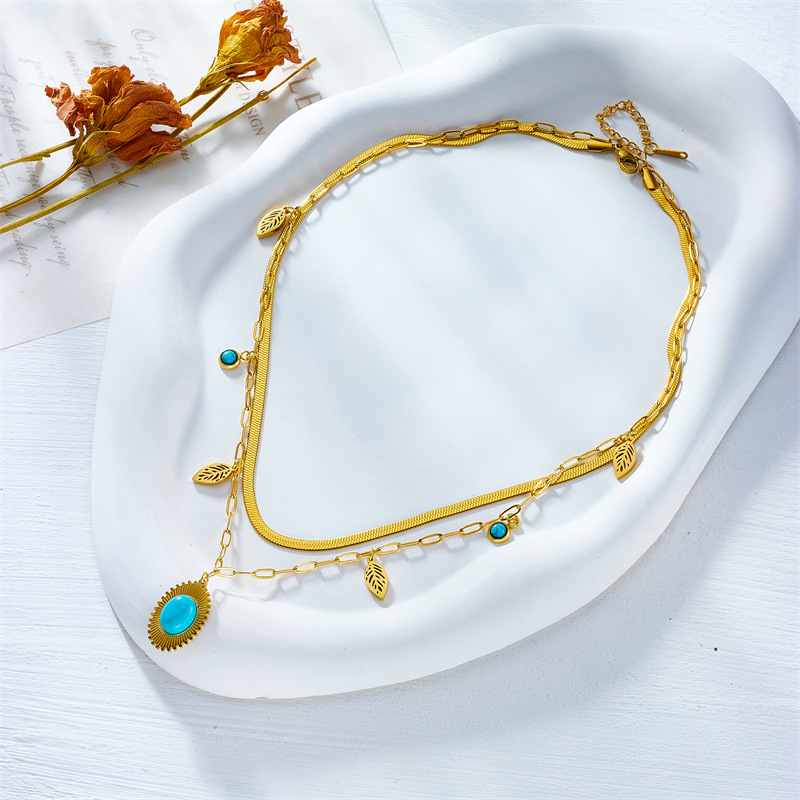 304 Stainless Steel 18K Gold Plated Vintage Style Plating Hollow Out Inlay Leaves Resin Layered Necklaces display picture 2