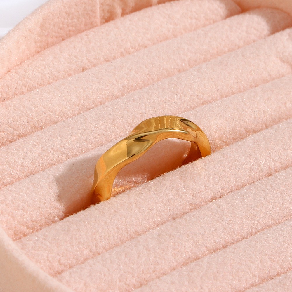 Simple Style Solid Color Stainless Steel Plating 18k Gold Plated Rings display picture 5
